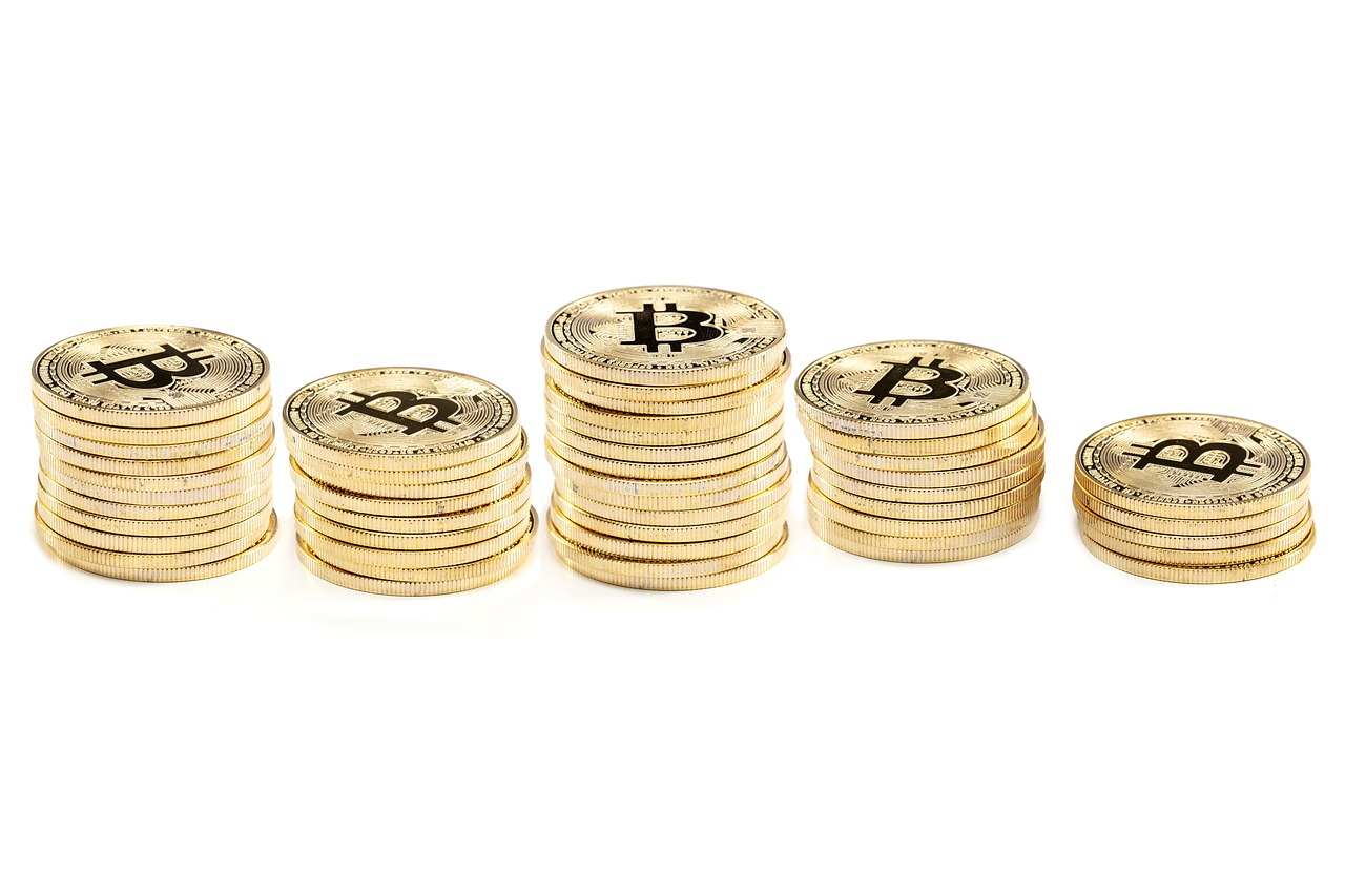 五月恒大球员郑龙的最新资讯更新，郑龙的赛场动态与表现回顾